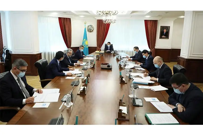 Алихан Смаилов провел совещания по разработке программы действий Правительства на 2022 год