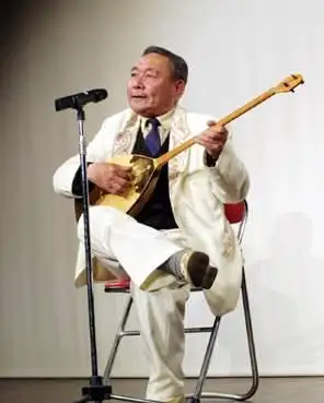 ۇستازدان قالعان ۇلاعات. ايتىسكەر اقىن قۇرمانبەك زەيتىنعازى ۇلى تۋرالى