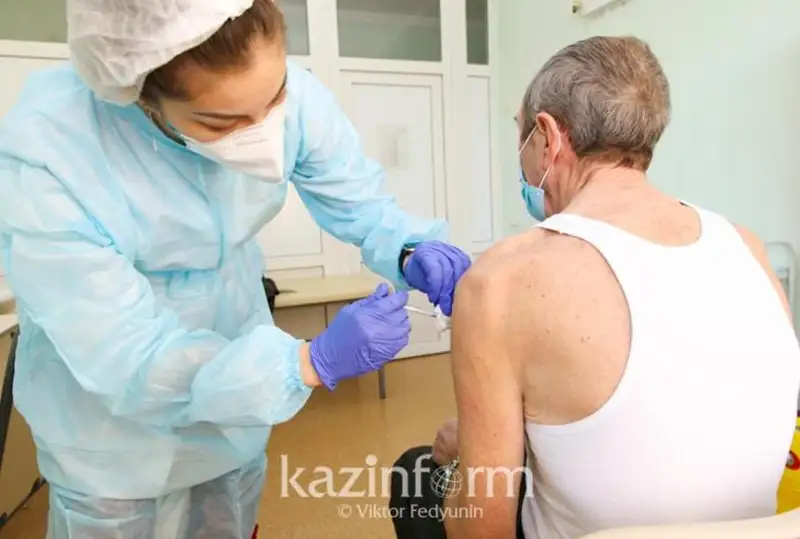 Вакцинировались от коронавируса в РК 9 млн 373 тыс. 847 человек