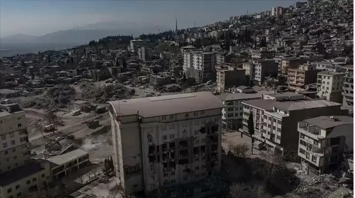 تۇركيانىڭ كاحرامانماراشتاعى جەر سىلكىنىسىنەن 44218 ادام قازا تاپتى