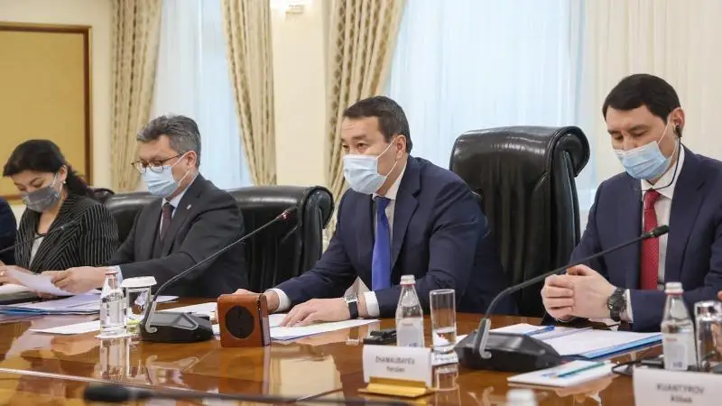 Қозоғистон Бош вазири ЕТТБ вице-президенти билан музокаралар ўтказди