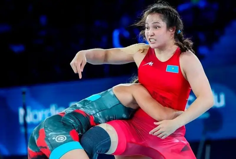 قازاق قىزى الەم چەمپيوناتىندا كۇمىس جۇلدە الدى