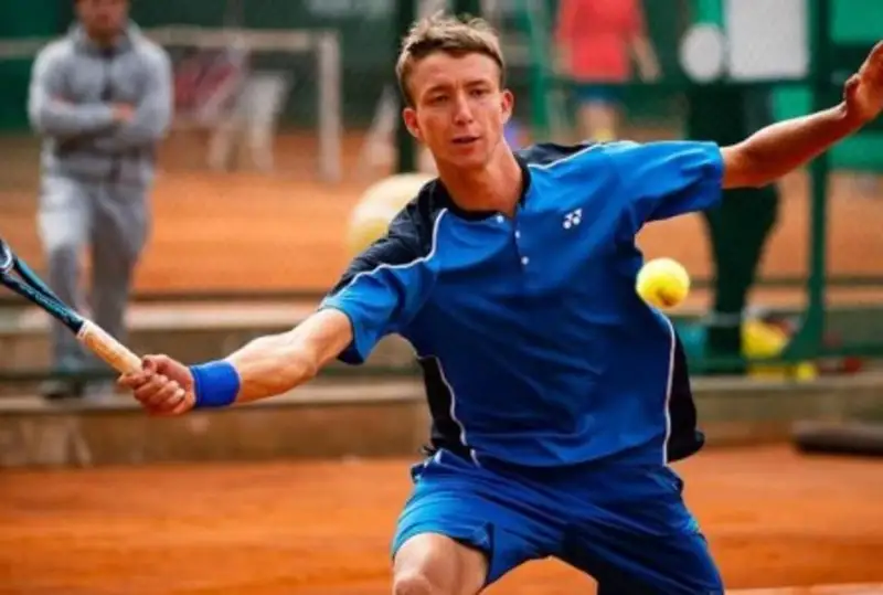 Казахстанец Ломакин вышел в полуфинал теннисного турнира в Милане