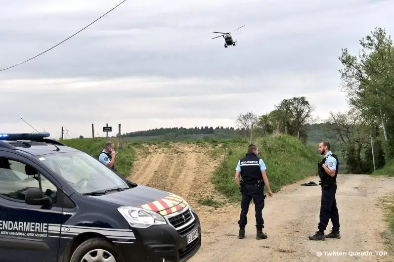 法国一军用直升机坠毁2人丧生
