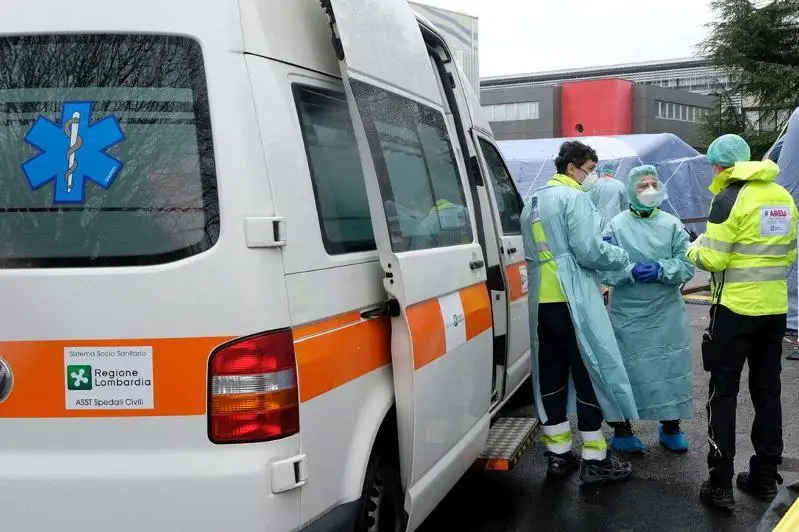 Италияда 52 киши коронавирус қурбони бўлди