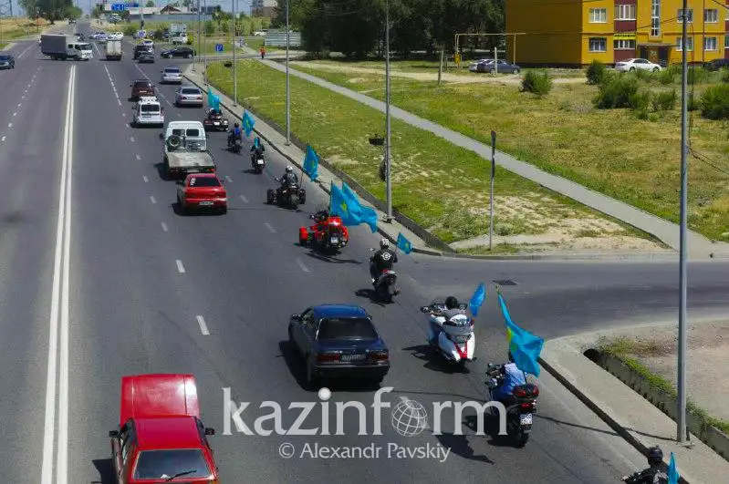 Мотопробег байкеров в честь Дня государственных символов прошел в Алматы