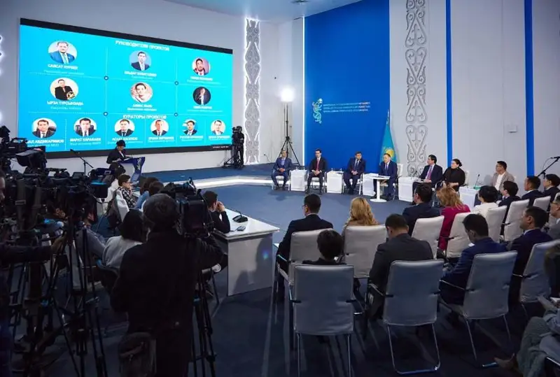 ەرالى توعجانوۆ حالىقتىڭ تابىسىن ارتتىرۋ باعدارلاماسىنىڭ جەتەكشىلەرىن اتادى