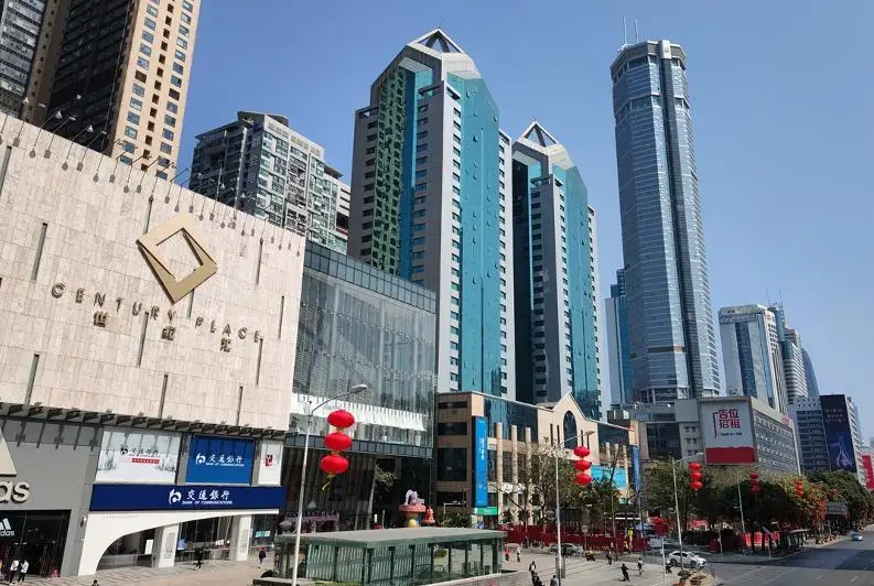中国深圳一摩天大楼突发摇晃  楼内所有人员安全疏散