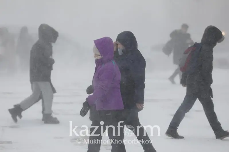 Метель и сильный снег в Нур-Султане: ДЧС обратился к горожанам