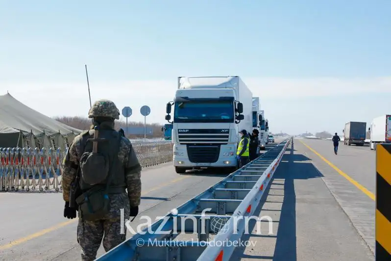 Омикрон Россияда: Қозоғистон чегараларини ёпадими
