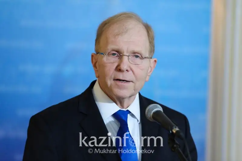 美国承诺将协助哈国防控新冠肺炎疫情