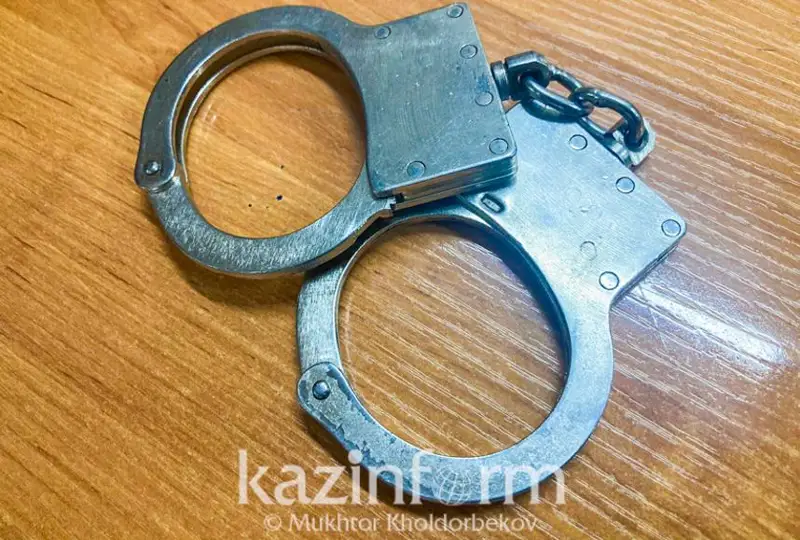شىعىس قازاقستاندا پوليتسيا قىزمەتكەرى ارىپتەسىن ءولتىردى دەگەن كۇدىكپەن ۇستالدى