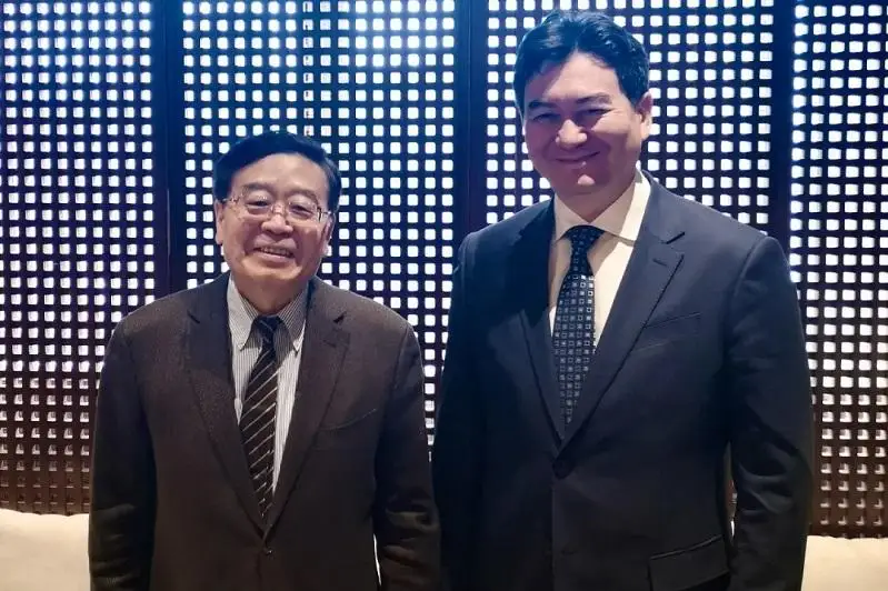 哈萨克斯坦驻华大使会见中国外交部涉外安全事务专员程国平