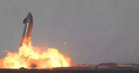 SpaceX火箭成功着陆后爆炸