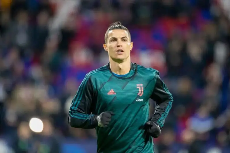 Криштиану Роналду дунёнинг энг кўп маош оладиган футболчисига айланди