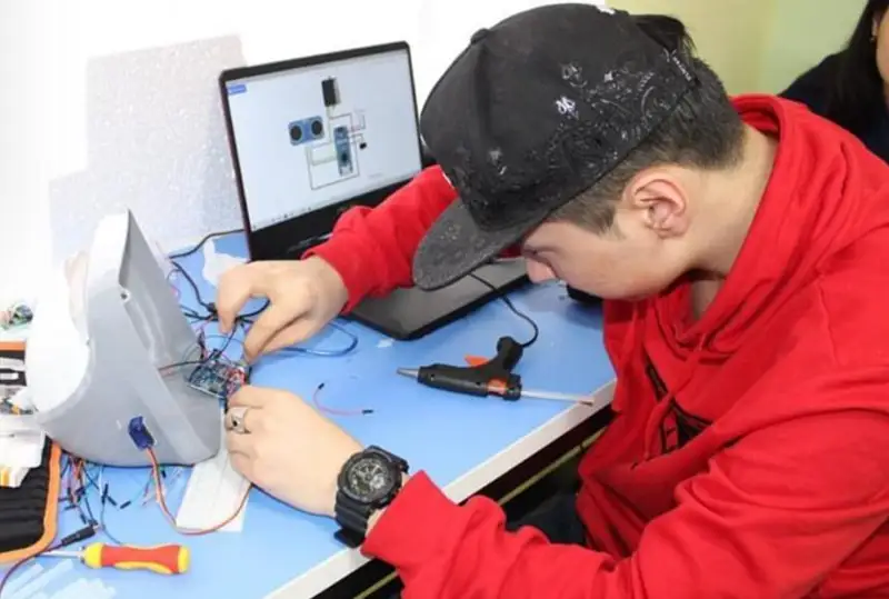 عارىش سالاسىن تەرەڭ زەرتتەگىم كەلەدى - جاس عالىم