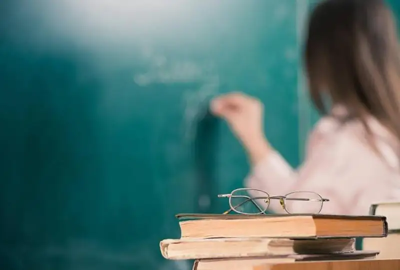 تۇركىستان وبلىسىندا 500 مۇعالىم سانات كوتەرۋ سەرتيفيكاتىن ساتىپ الدى دەگەن كۇدىككە ءىلىندى