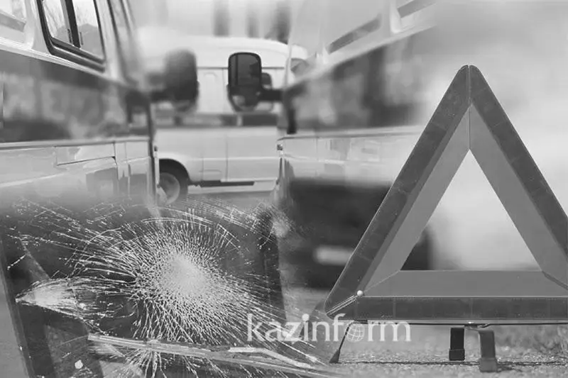 Покистонда иккита автобус тўқнашиб, 12 киши ҳалок бўлди