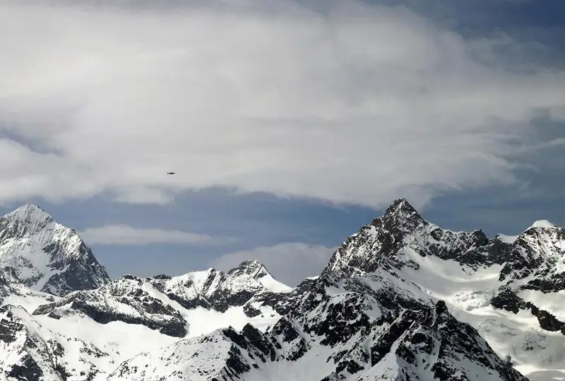 Швейцария тоғларида 37 йил аввал ғойиб бўлган альпинистнинг суяклари топилди