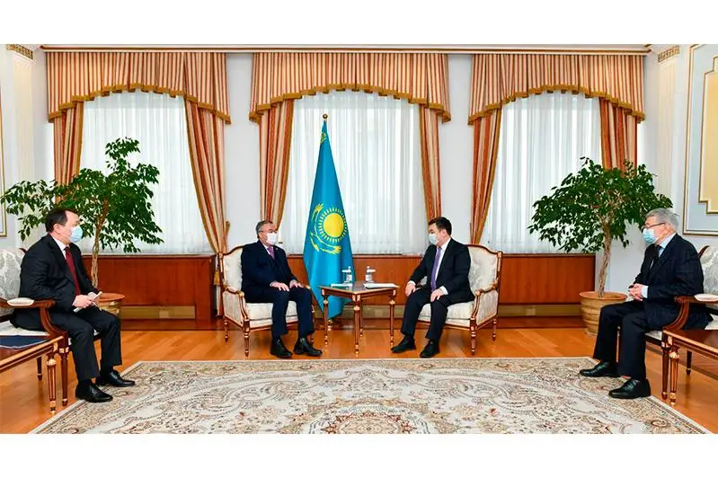 Глава МИД Казахстана встретился с президентом Тюркской академии