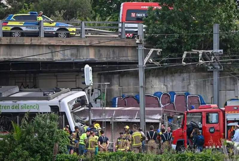Испанияда икки поезднинг тўқнашуви оқибатида 85 дан ортиқ киши жароҳат олди