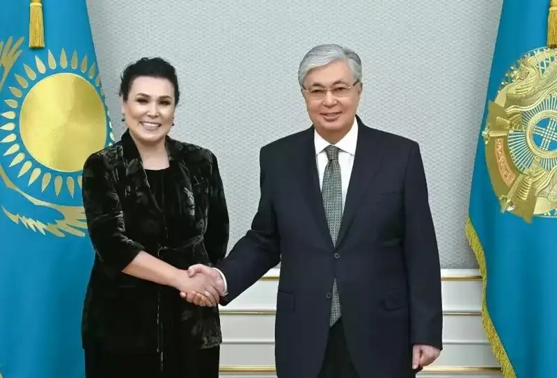 Давлат раҳбари Майра Муҳамедқизини қабул қилди