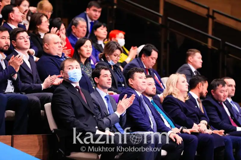 Bıznes memlekettiń senimdi seriktesi bolyp otyr: Prezıdent kásipkerlerge alǵys aıtty