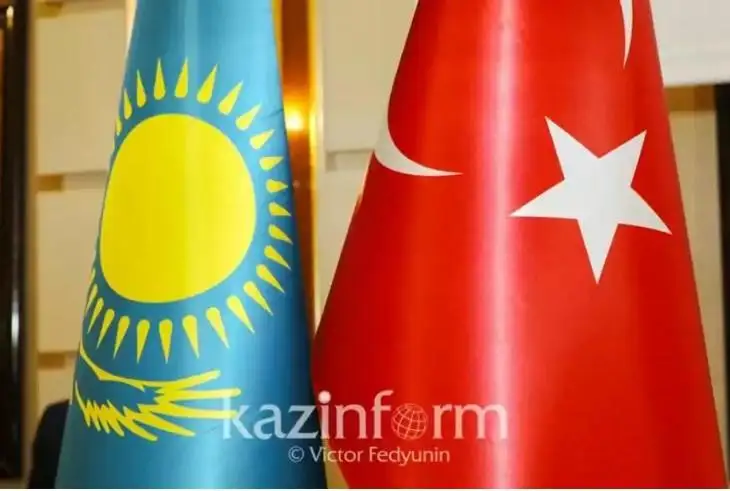 پرەزيدەنت ەردوعاندى سايلاۋدىڭ ءبىرىنشى كەزەڭىندە جەڭىسكە جەتۋىمەن قۇتتىقتادى