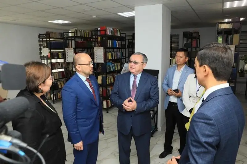 Kitaphanalarda zamanaýı tsıfrlyq quraldar bolýy qajet - Dáýren Abaev