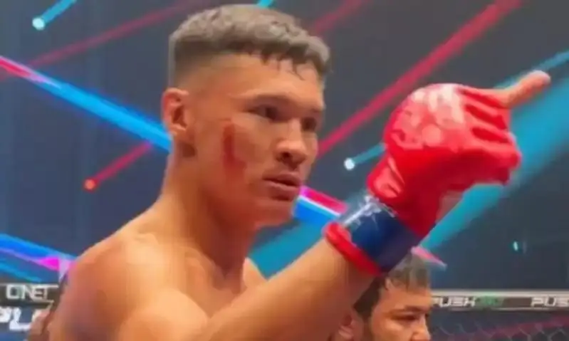 Бокудаги аралаш яккакураш бўйича турнирда қозоғистонлик файтер озарбайжонлик рақибини мағлуб этди