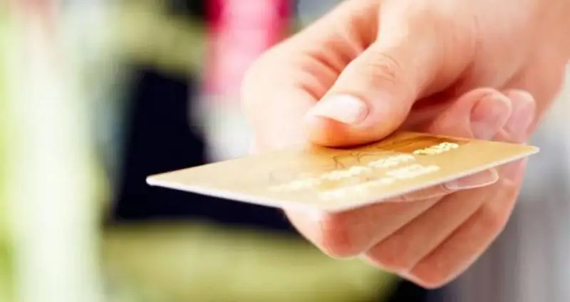 Ўзбекистонда пенсия ва нафақаларни банк пластик картасида олувчиларга 1 фоиз қўшимча пул берилади