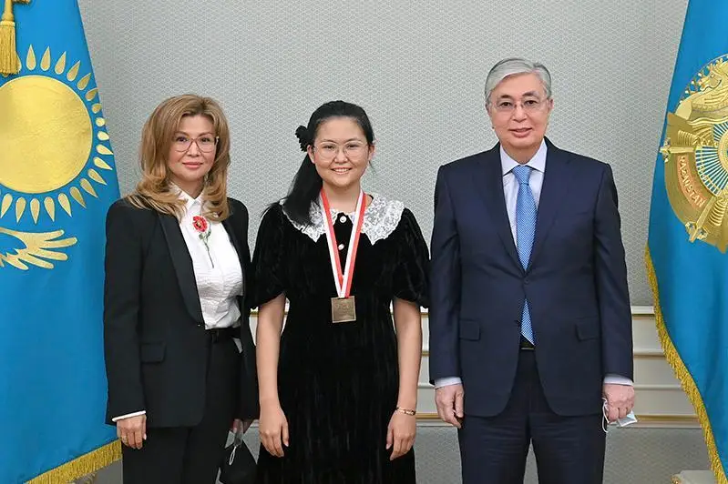 Давлат раҳбари шахмат бўйича жаҳон чемпиони Бибисара Асаубаевани қабул қилди