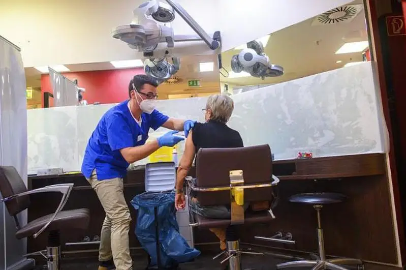 Европада CОVID-19 билан касалланиш жадал ўсиб бормоқда