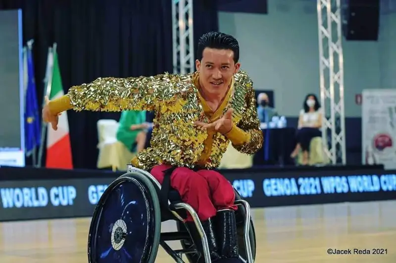 Аравачада рақсга тушадиган йигит: қийинчиликларни ҳаётга бўлган иштиёқим енгиб чиқди