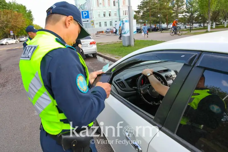 Автомобиль с 34 неоплаченными штрафами выявили в Атырау