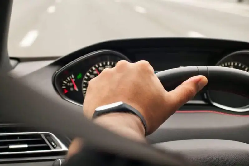 Следует усилить наказание за вождение с подложными номерами - мажилисмен Берик Бекжанов