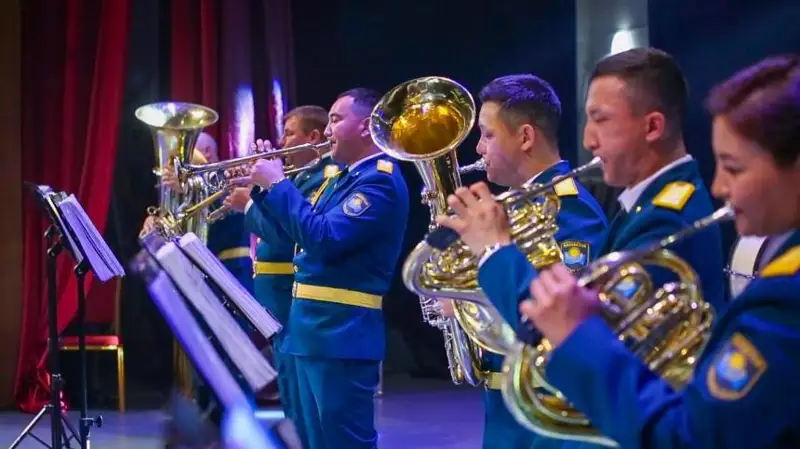 ەلىمىزدىڭ بىرنەشە قالاسىندا اسكەري وركەسترلەر شەرۋى ءوتتى