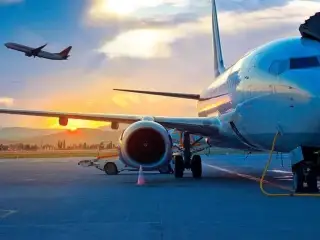 受新冠疫情重创 全球多家航空公司预计将大幅裁员