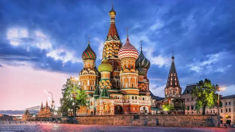 قازاقستاندىق ەكى اۋەكومپانيا رەسەيگە رەيستەرىن توقتاتا باستادى