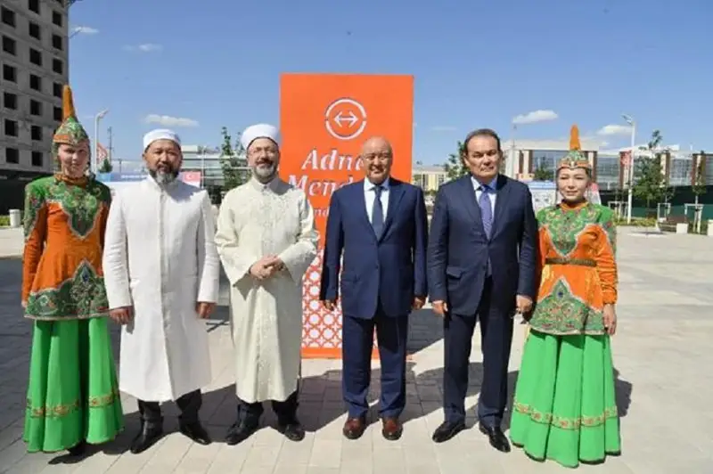 قىتايدان بوسقان قازاقتارعا كومەكتەسكەن ادنان مەندەرەسكە كوشە اتى بەرىلدى - فوتو