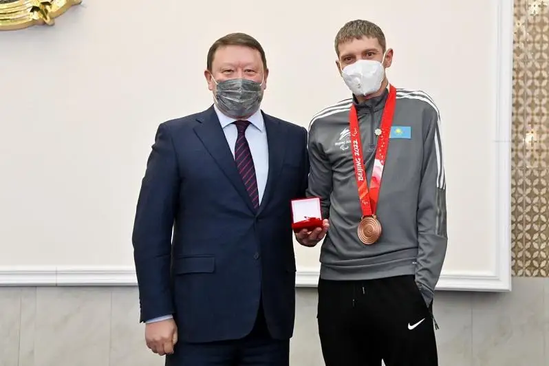 پاراليمپيادا قولا جۇلدەگەرىنە پەتروپاۆلدا پاتەر كىلتى مەن 5 ميلليون تەڭگە تابىستالدى