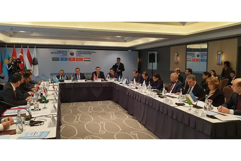 国际突厥学院第三届会议在巴库举行