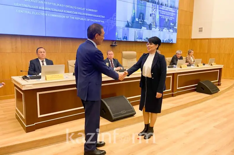 پرەزيدەنت سايلاۋى: سالتانات تۇرسىنبەكوۆا كانديدات رەتىندە رەسمي تىركەلدى