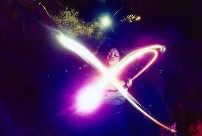 قاراعاندى تۇرعىنى ايگىلى ءانشى رياننانىڭ بەينەروليكتەرىنە مونتاج جاساپ بەردى