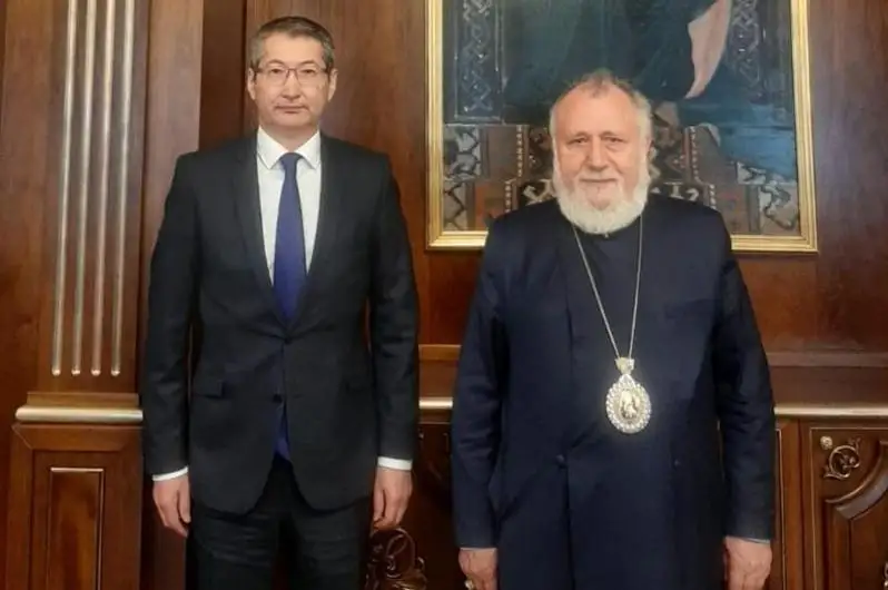 Қозоғистон Элчиси барча арманларларнинг Олий Патриархи ва Католикоси билан учрашди