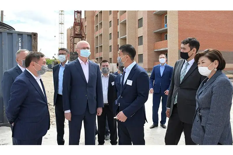 副总理罗曼·斯卡利亚尔视察阿克莫拉州