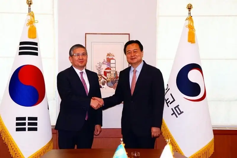哈韩副外长在首尔举行会谈