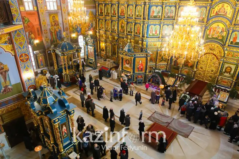 Воздержаться от массового празднования Рождества призвали казахстанцев