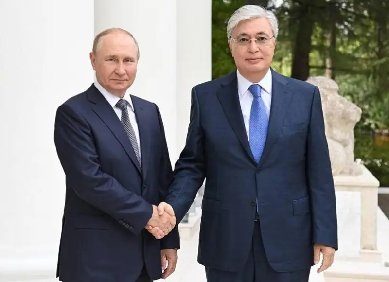 Тоқаев Путинни Қозоғистон-Россия дипломатик муносабатларининг 30 йиллиги билан табриклади
