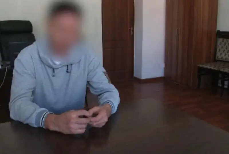 الماتى وبلىسىنىڭ پوليتسيا عيماراتىن «بومبالاعان» ەر ادام ۇستالدى